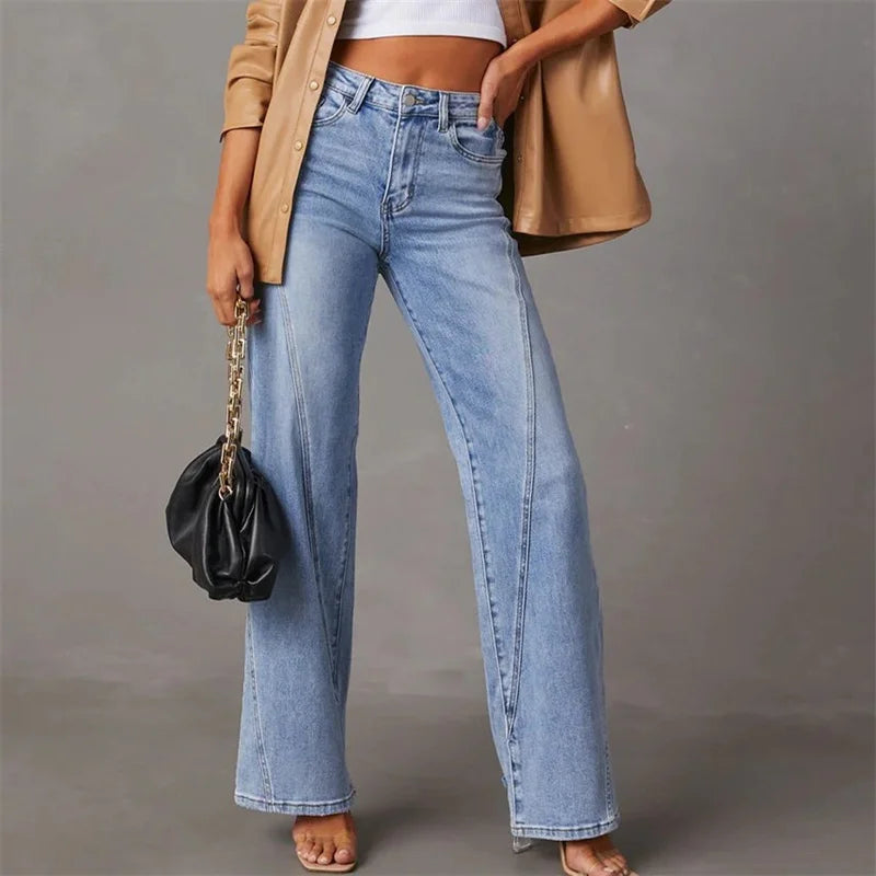 Wide-Leg Jeans for Women with Front Pockets and Button Closure in Washed Denim Finish