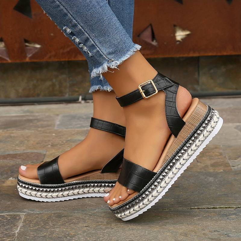 Women's Ankle Strap Platform Sandals with Textured Sole for Casual Wear and Summer Outings