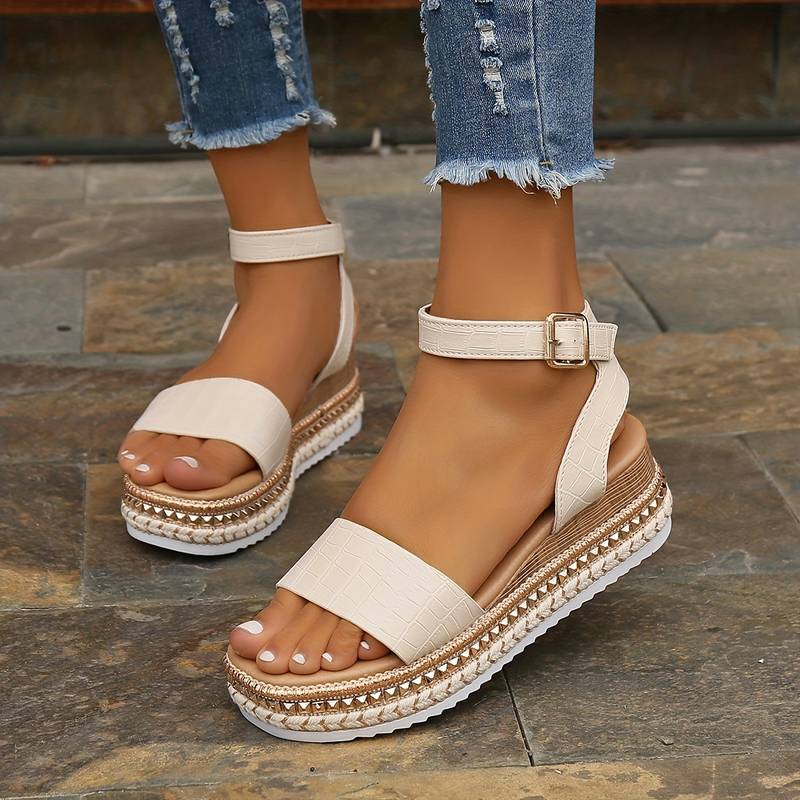 Women's Ankle Strap Platform Sandals with Textured Sole for Casual Wear and Summer Outings